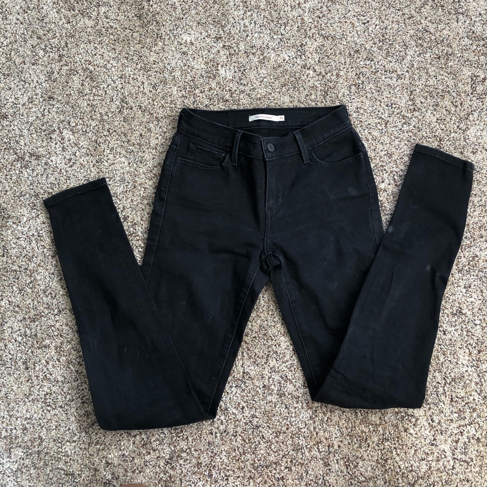 Size 26 black vintage Levi’s jeans